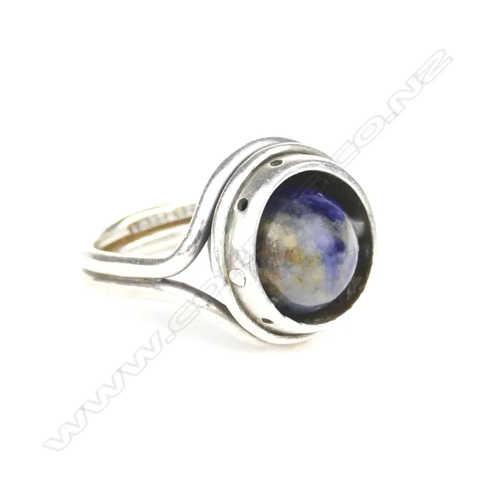 A Refia Sacks bespoke silver and lapis lazuli ring Image 1++