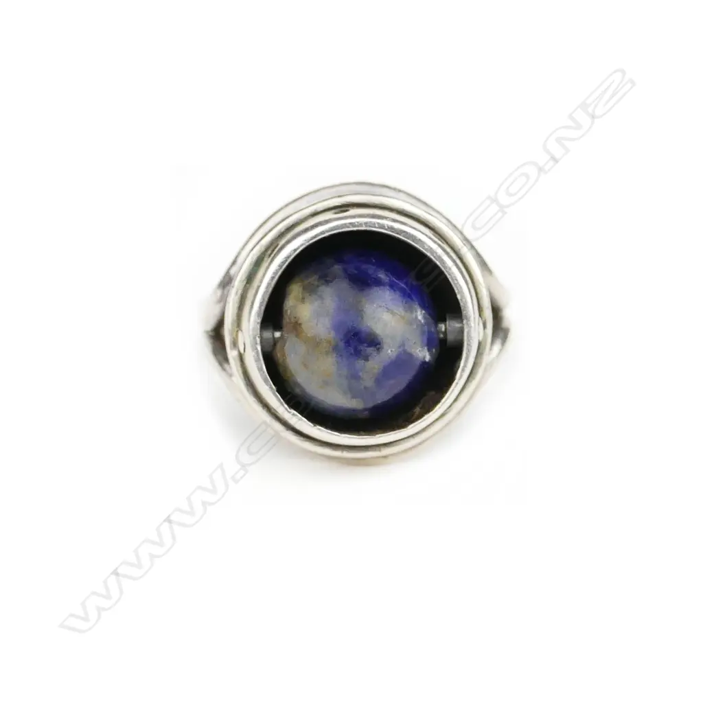 A Refia Sacks bespoke silver and lapis lazuli ring Image 1++