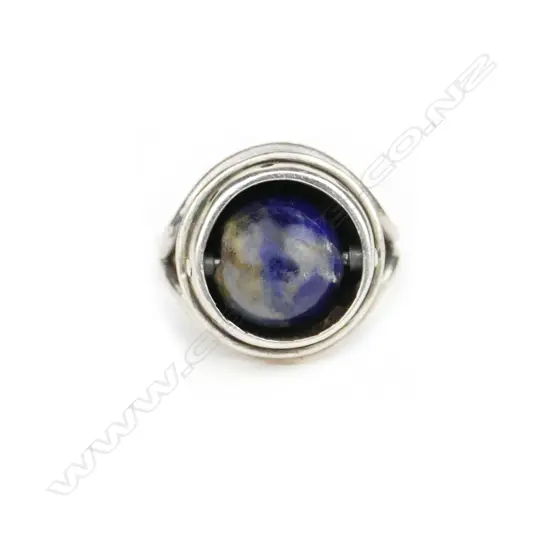 A Refia Sacks bespoke silver and lapis lazuli ring