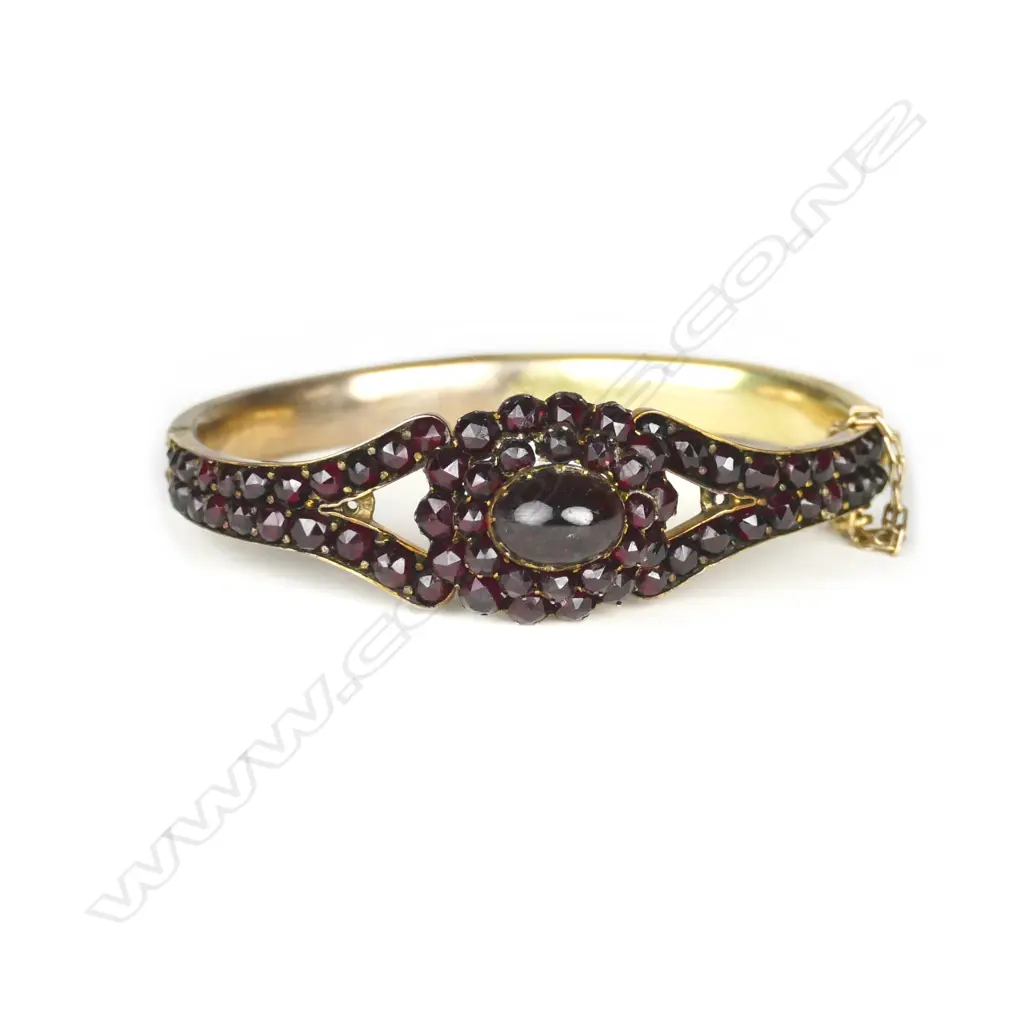 A vintage Bohemian garnet hinged bangle Image 1++