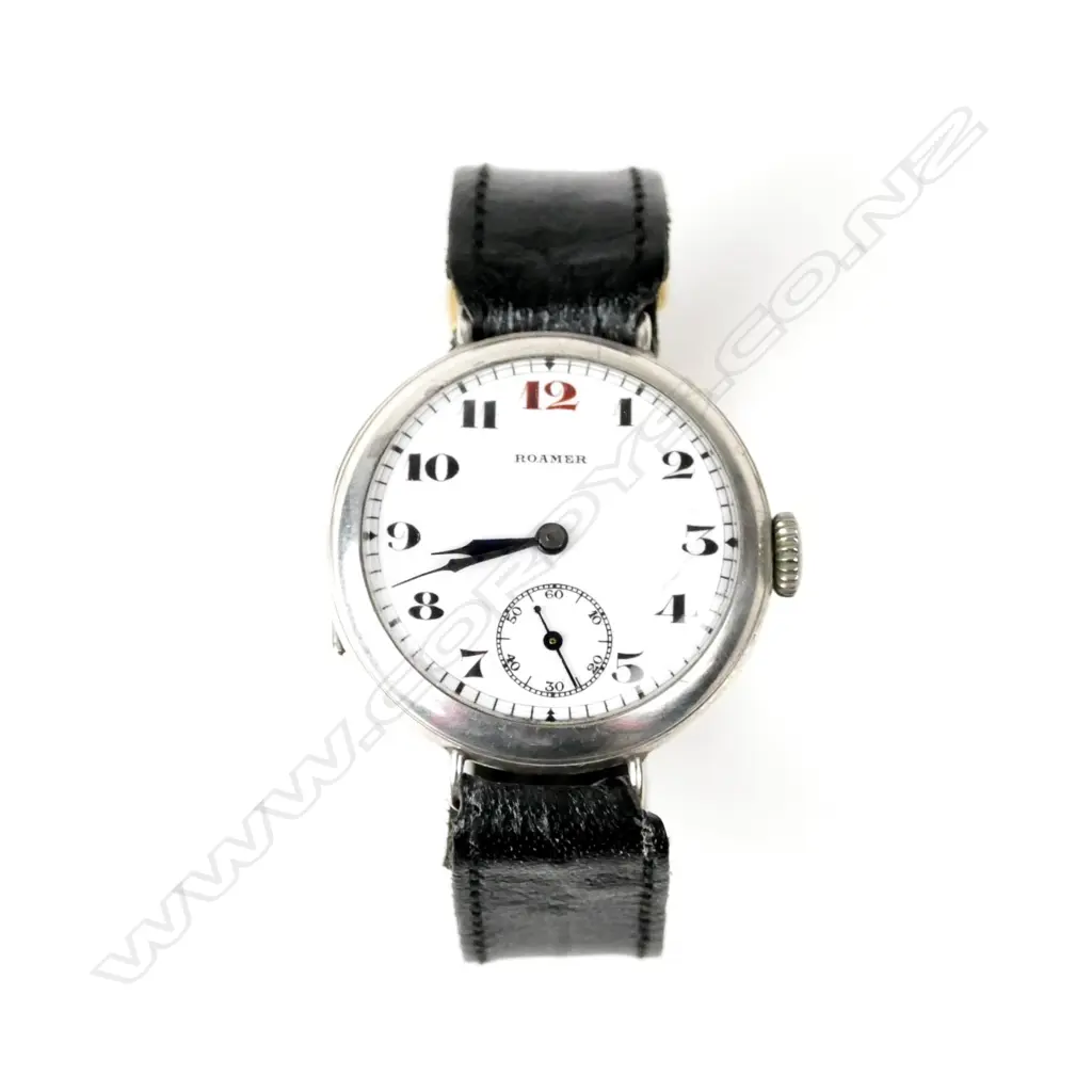 A vintage gent's Roamer wristwatch Image 1++