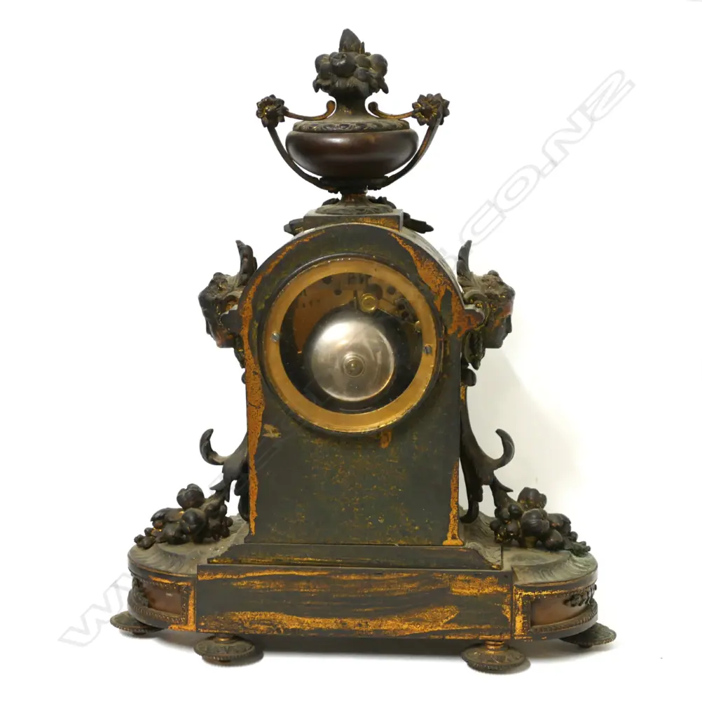 A 19thC French gilt metal mantel clock Image 1++