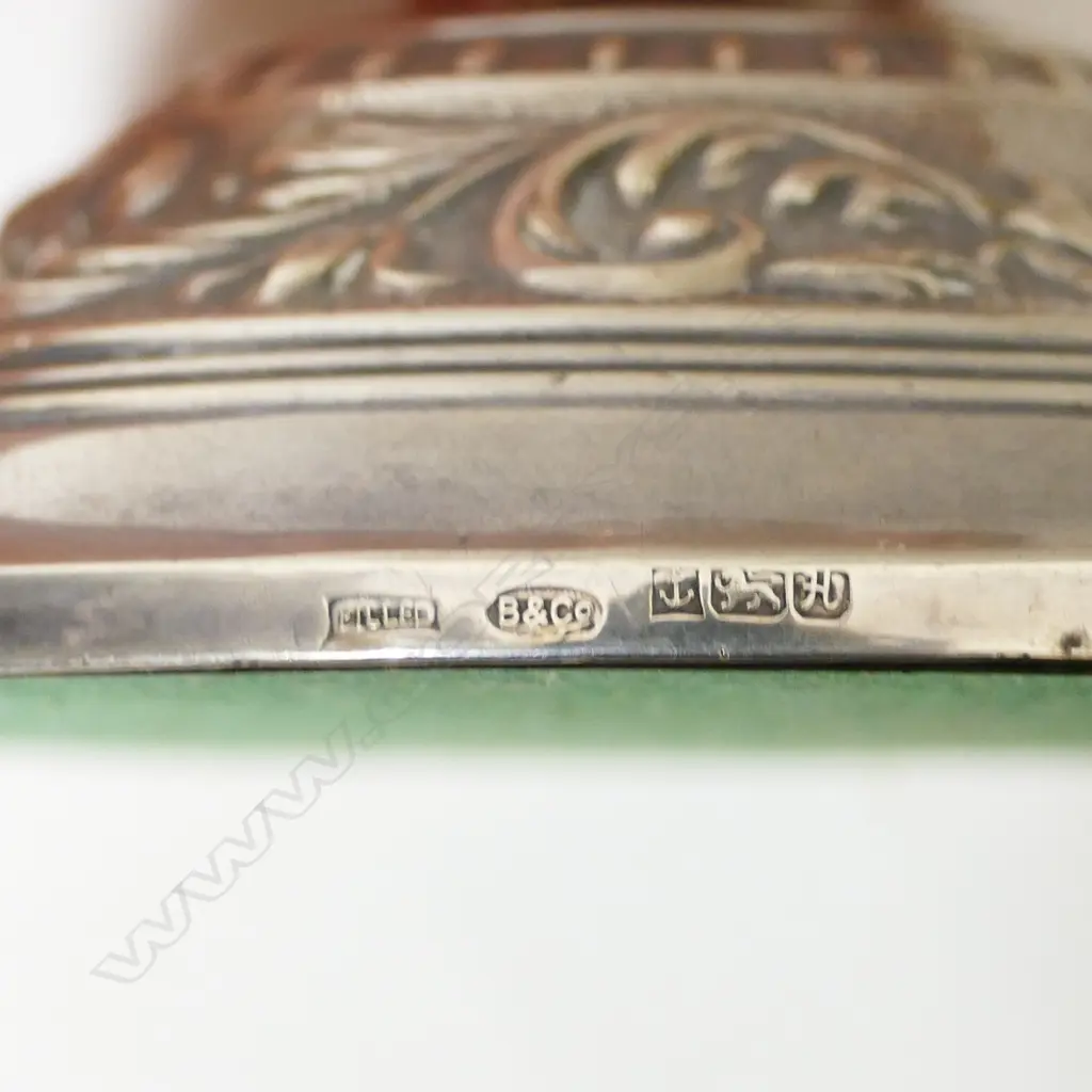 A pair of silver candlesticks Image 1++