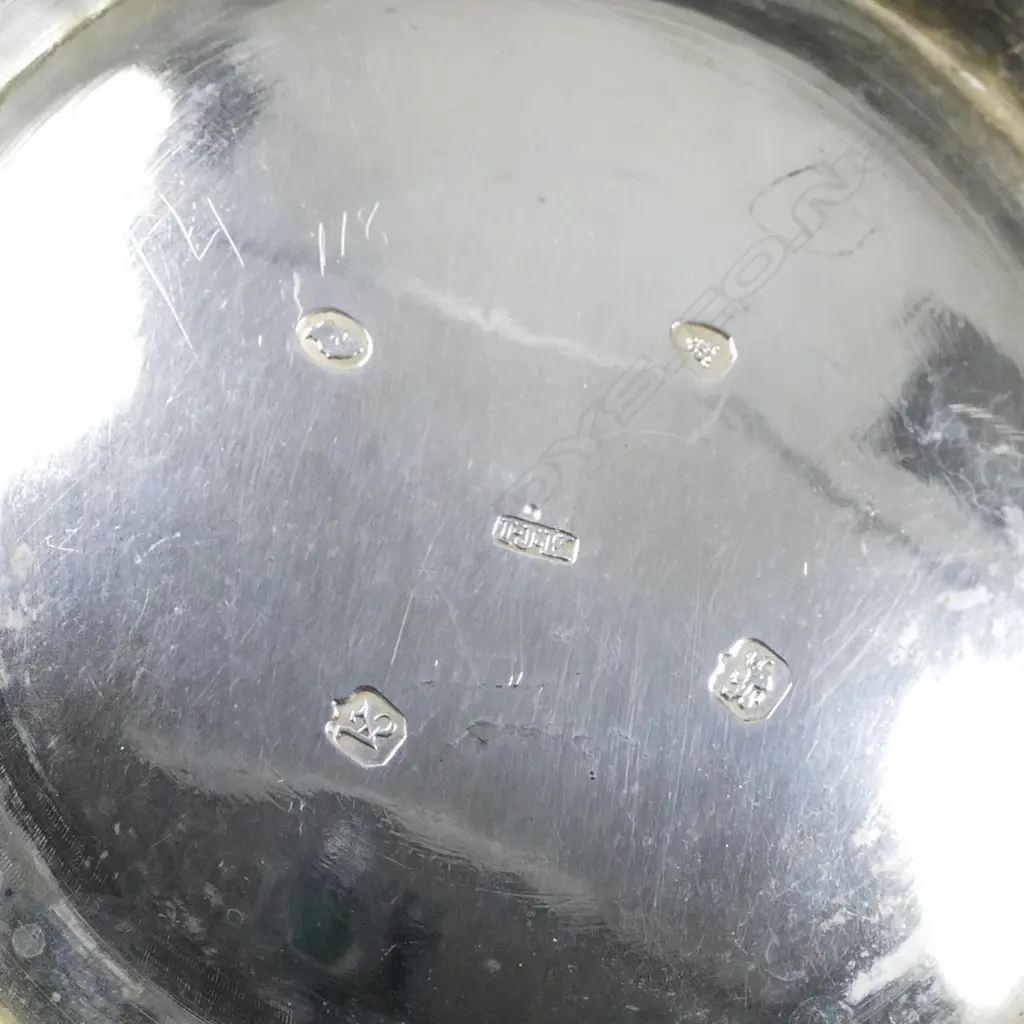 A William IV large silver teapot Image 1++