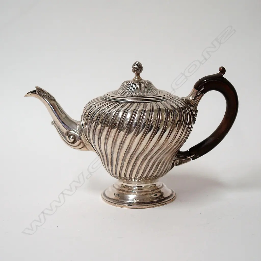 A Victorian silver Georgian Revival Bachelor's teapot Image 1++