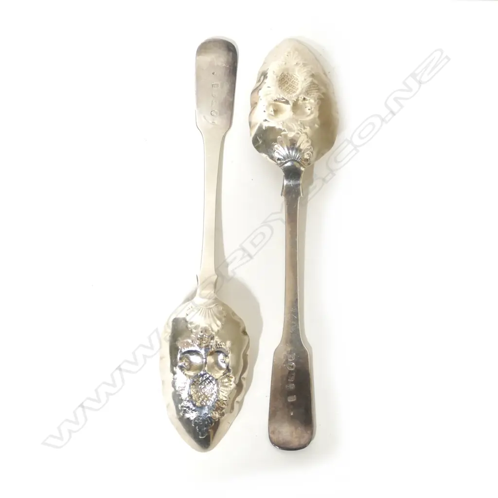 A pair of George III silver berry spoons Image 1++