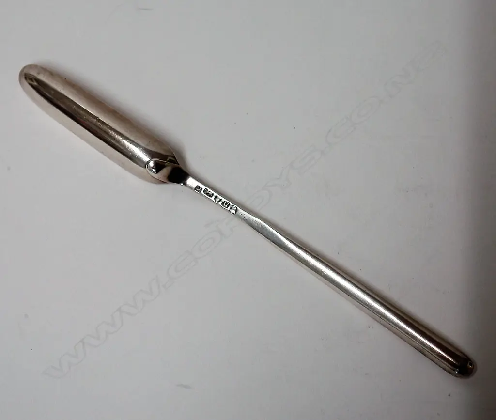 A George III silver double ended marrow scoop Image 1++