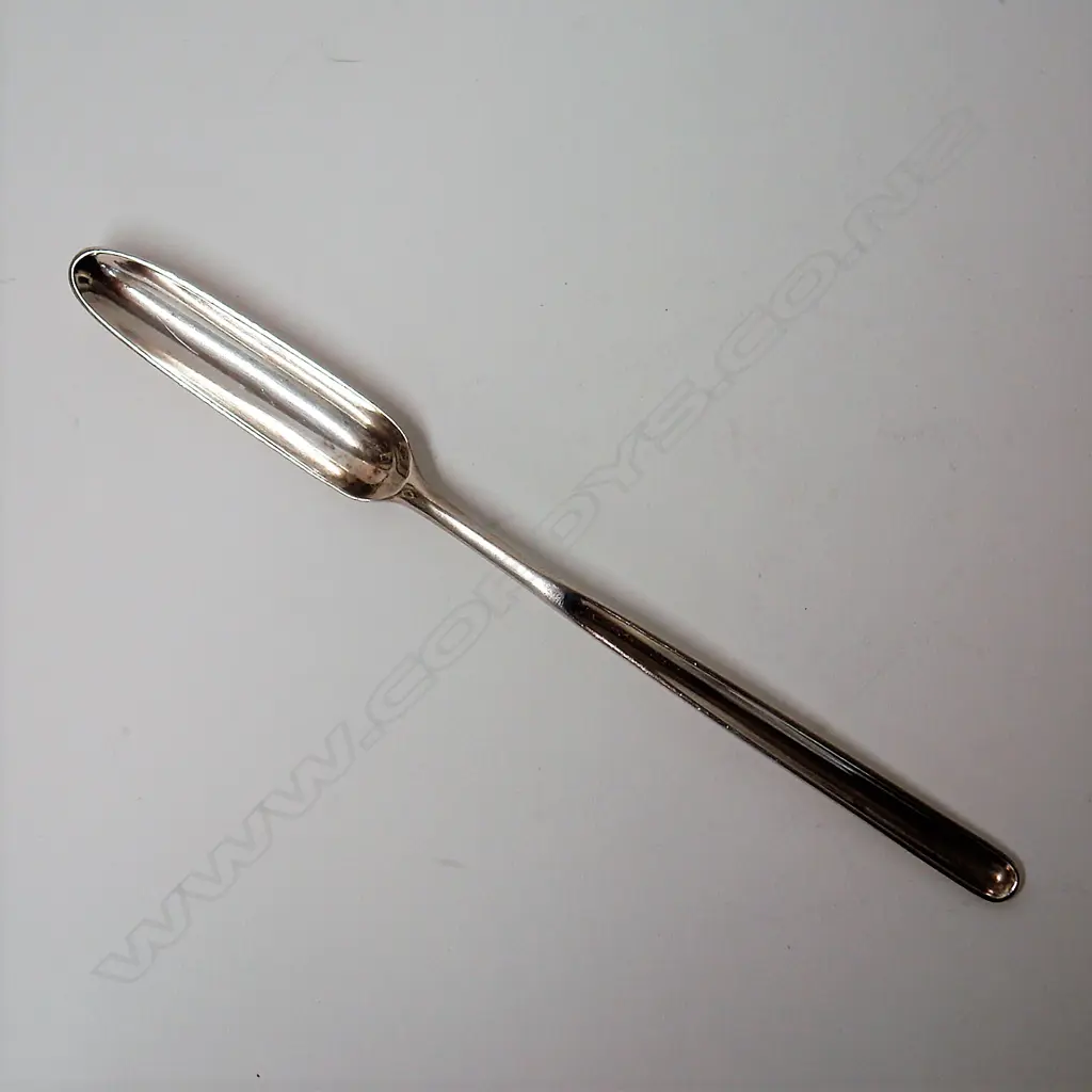 A George III silver double ended marrow scoop Image 1++