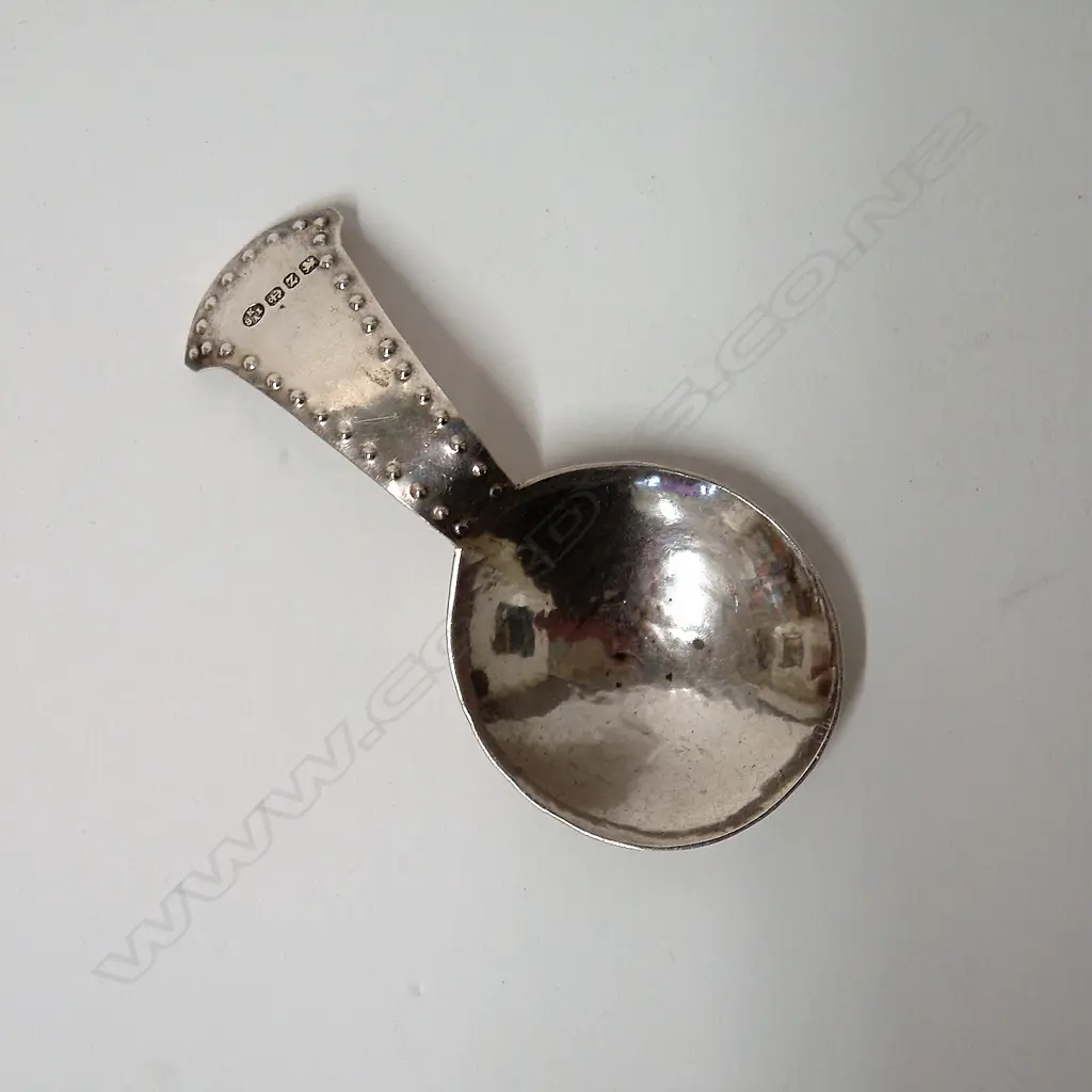 A late Victorian Arts & Crafts Keswick School tea caddy spoon Image 1++