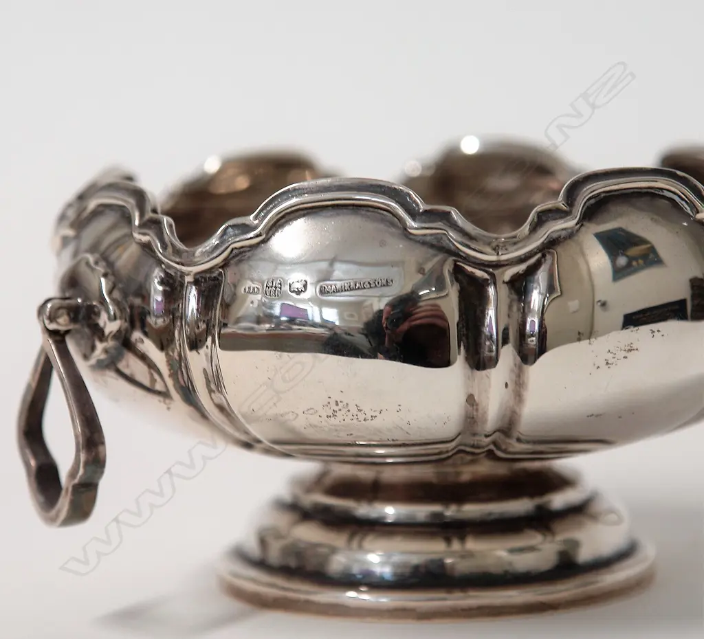 A colonial silver pedestal bowl Image 1++