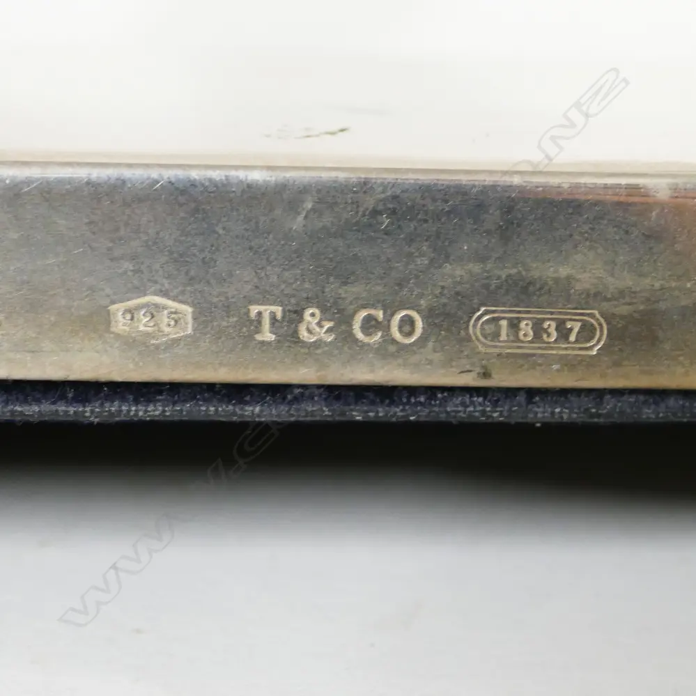 A Tiffany & Co. silver desk set Image 1++
