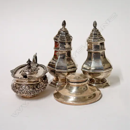 Four early 20thC silver items
