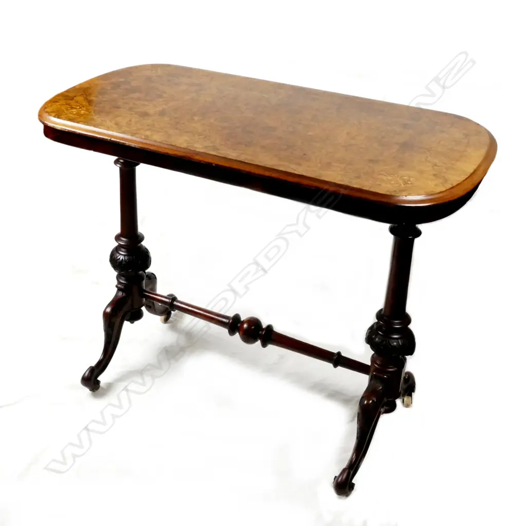 A Victorian burr walnut side table Image 1++