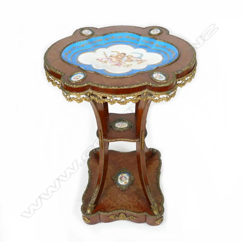 A small elegant late 19thC French Kingwood side table Image 1++