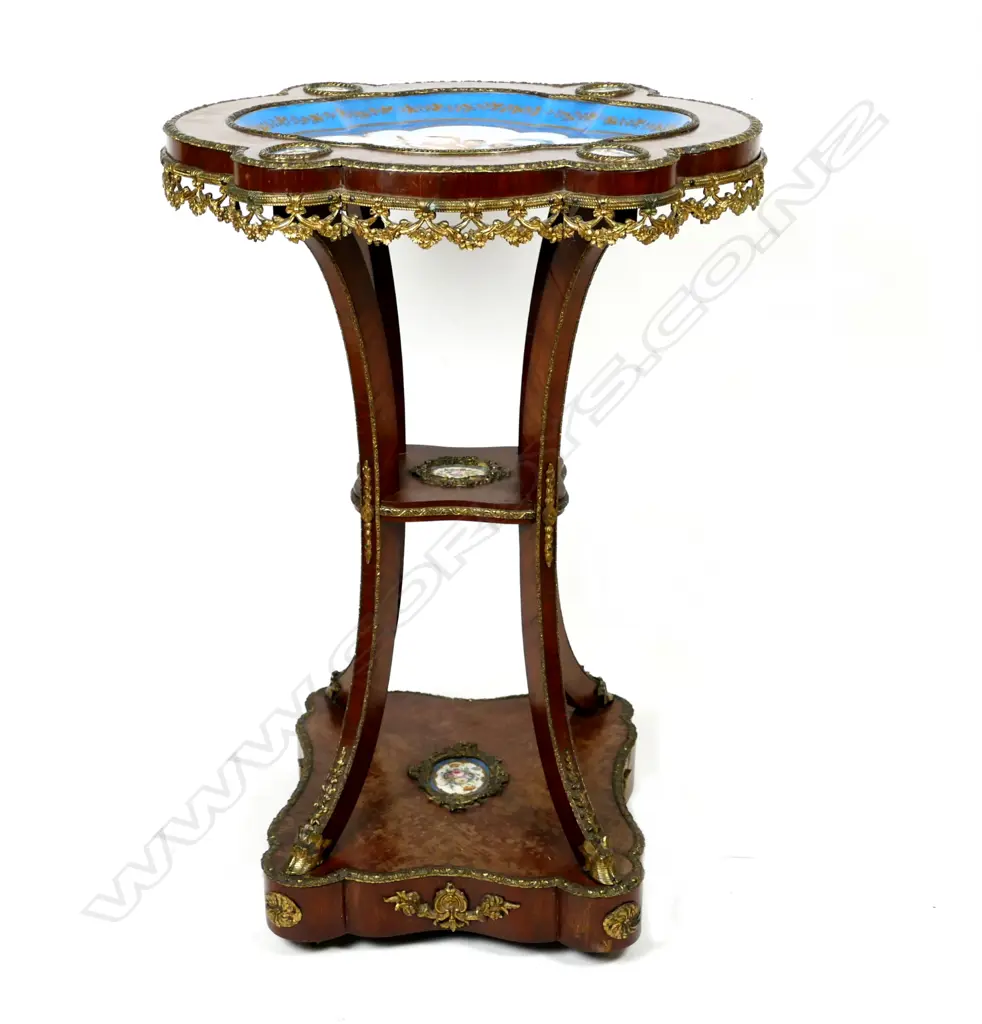 A small elegant late 19thC French Kingwood side table Image 1++