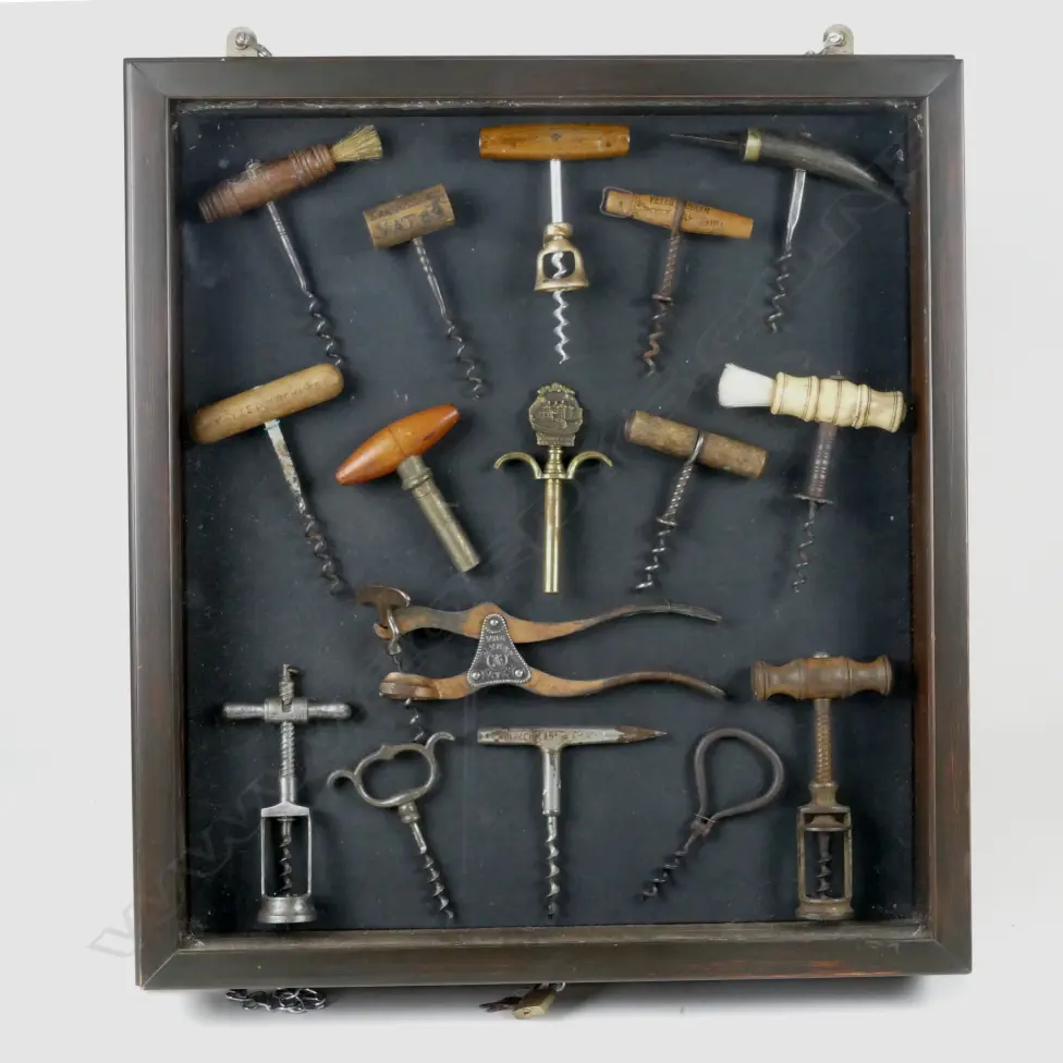 A collection of 16 vintage and antique corkscrews Image 1++