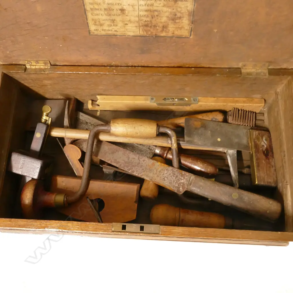 A gentleman's small tool chest Image 1++