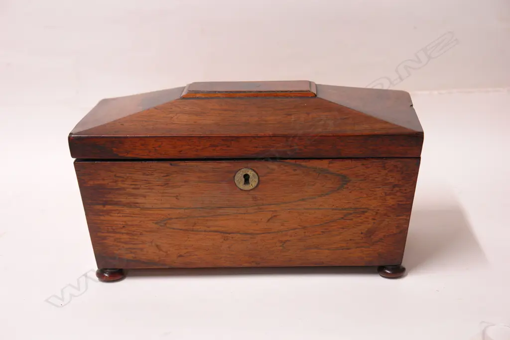 A Regency rosewood tea caddy Image 1++