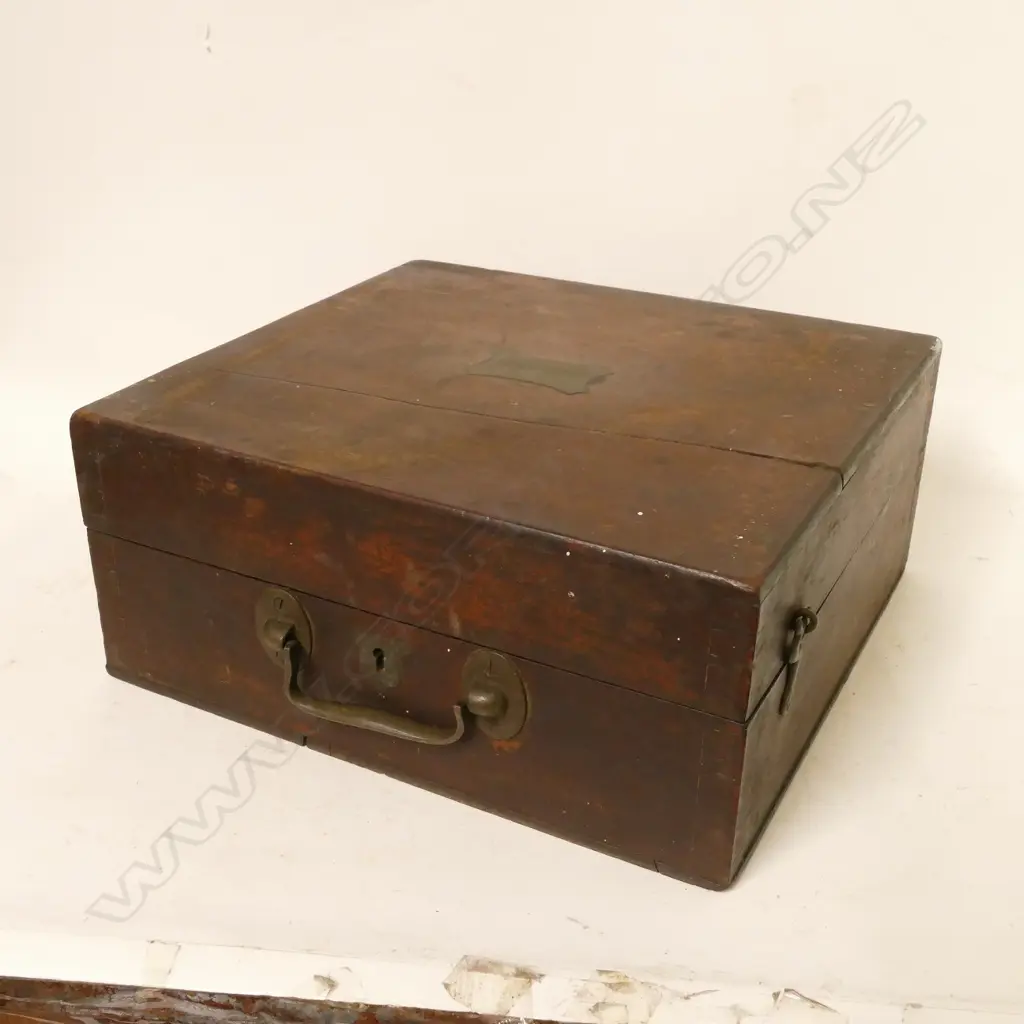 A 19thC sextant and binoculars in case Image 1++