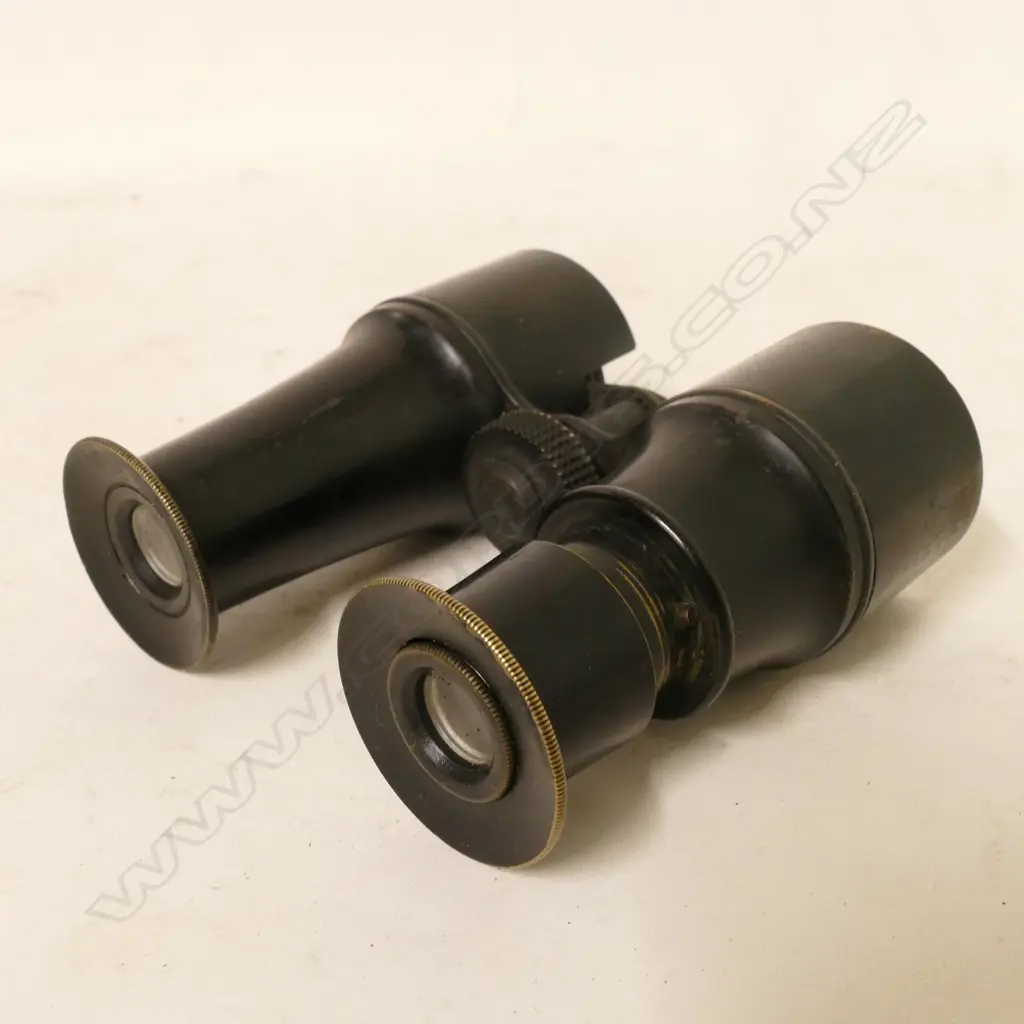 A 19thC sextant and binoculars in case Image 1++