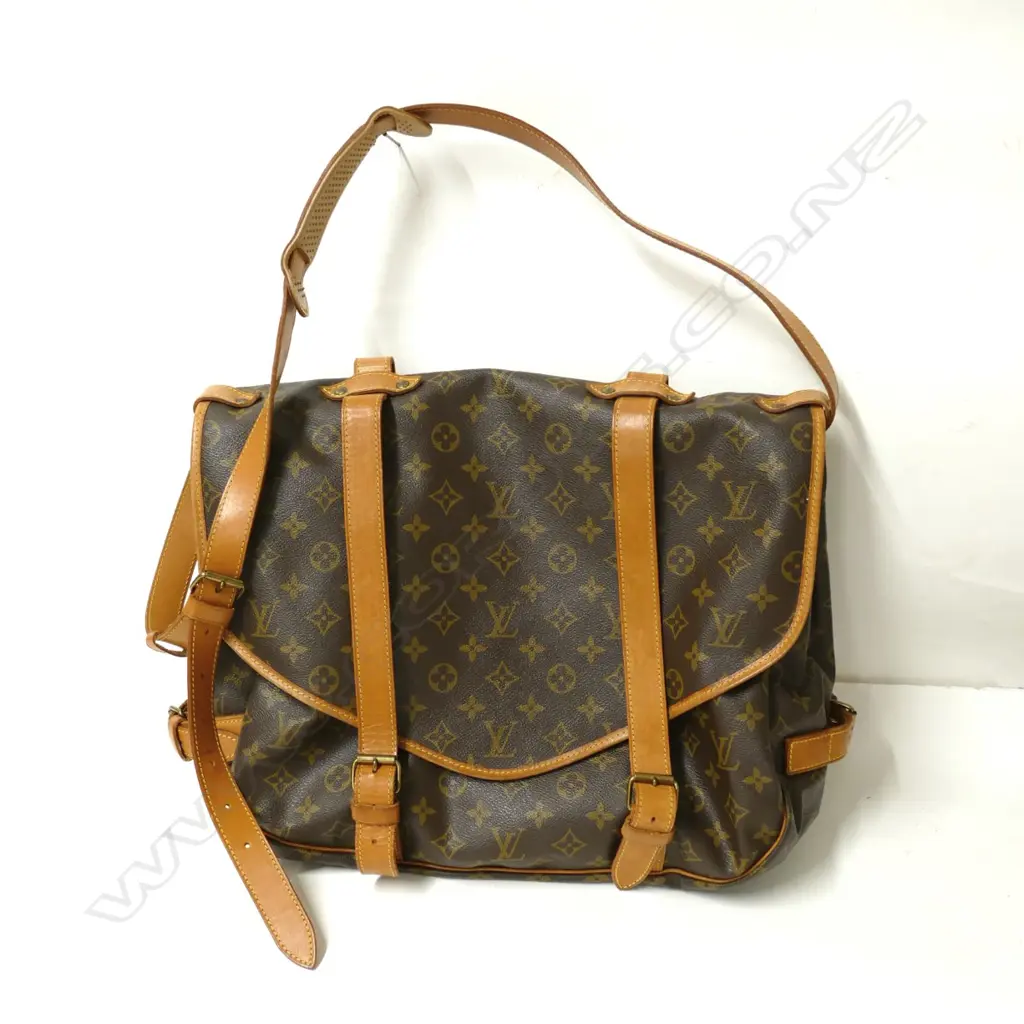An authentic pre-owned Louis Vuitton Saumur 43 saddlebag Image 1++