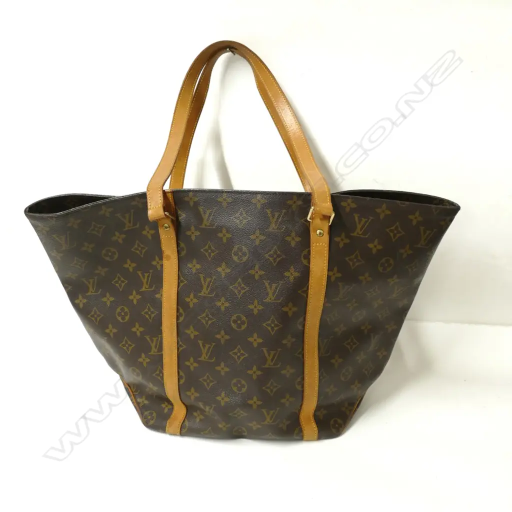 An authentic pre-owned Louis Vuitton shoulder bag Image 1++