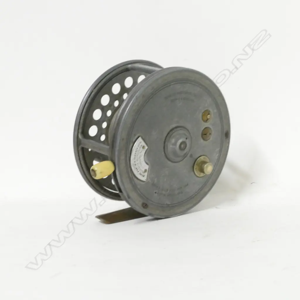A Hardy's 4½" 'Silex Major' casting reel Image 1++