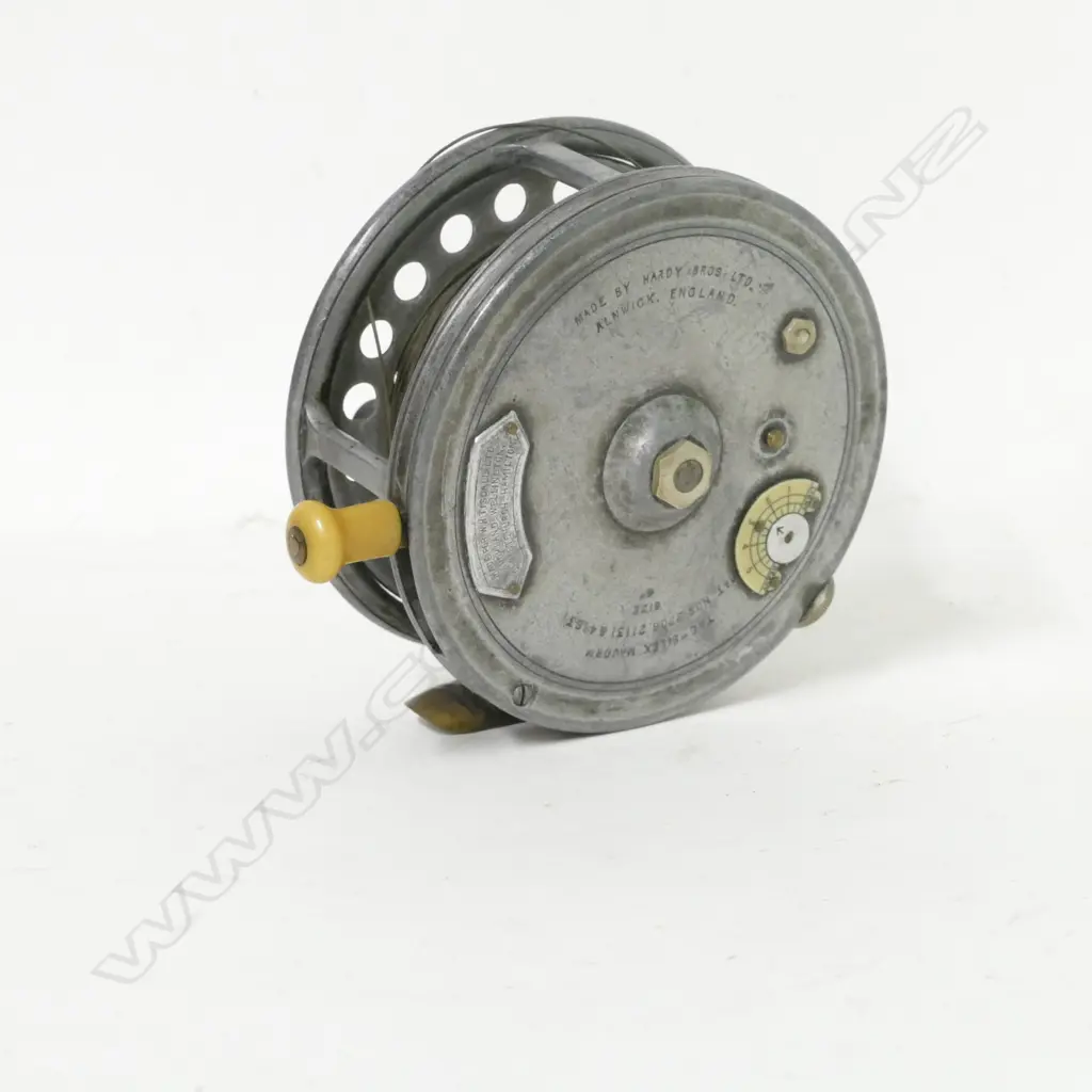 A Hardy's 4" 'Super Silex' casting reel Image 1++
