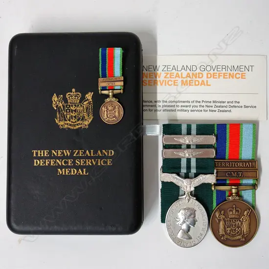 New Zealand Defence Service medal and others awarded to 708370 T/SGT R.L.Horsham