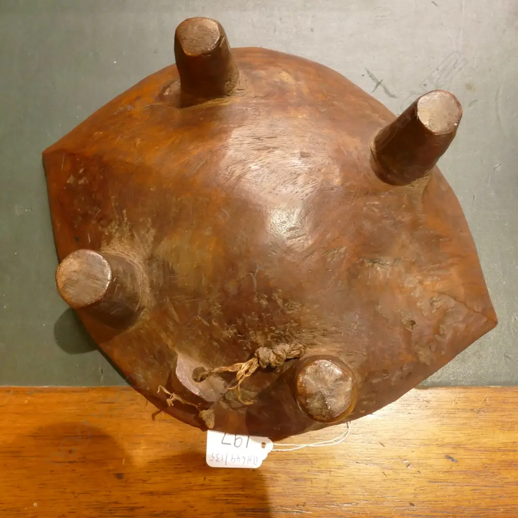 A small Fijian kava bowl Image 1++