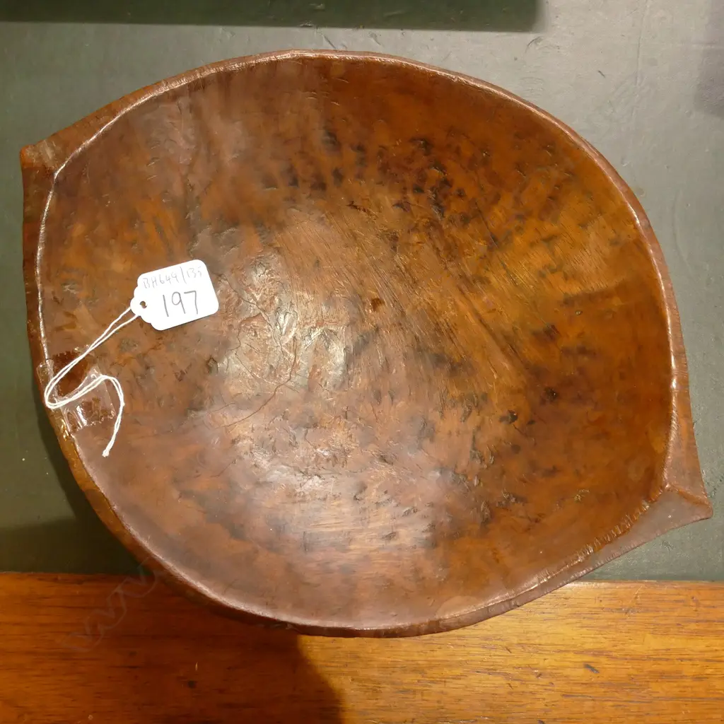 A small Fijian kava bowl Image 1++