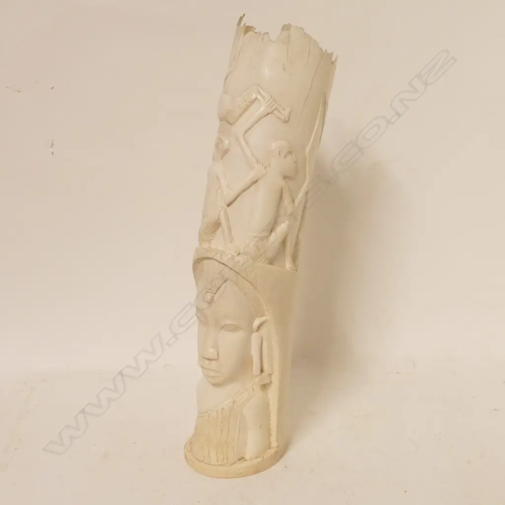An African carved tusk vase Image 1++