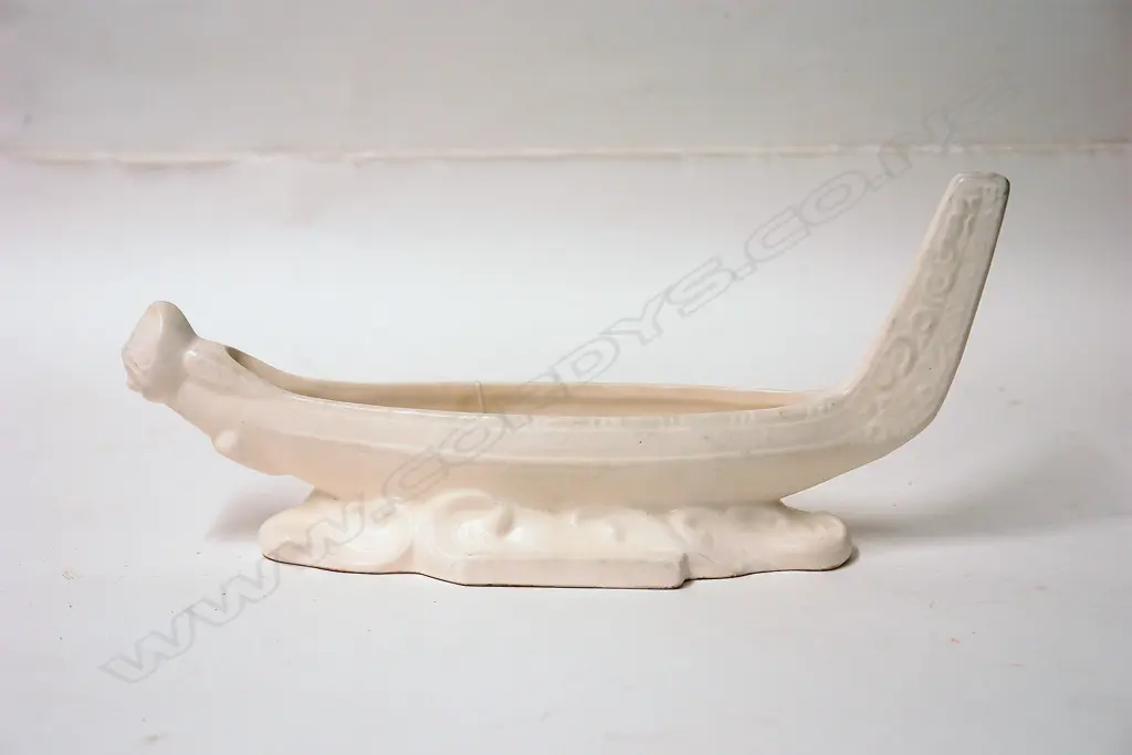 Titian Studios model waka trough vase Image 1++