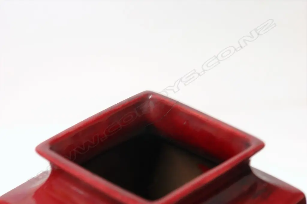 Bernard Moore sang-de-bouef glazed vase Image 1++