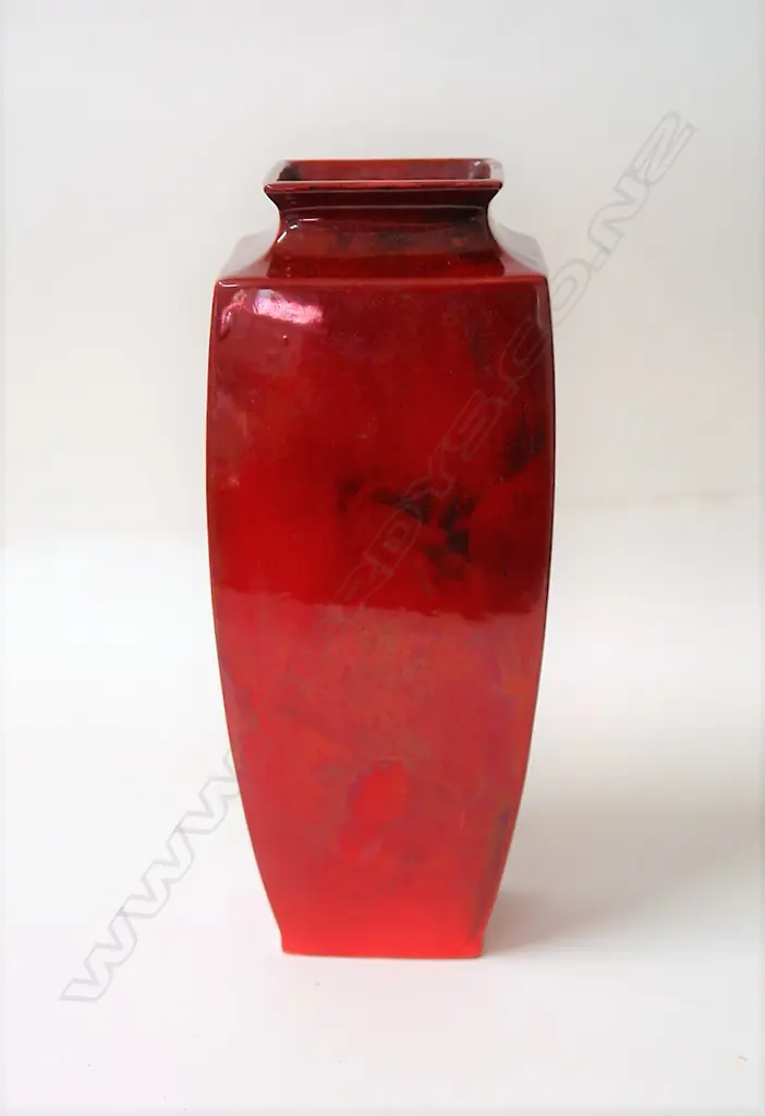 Bernard Moore sang-de-bouef glazed vase Image 1++