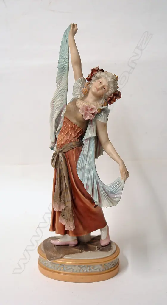 A Royal Dux porcelain figure of a dancing maiden Image 1++