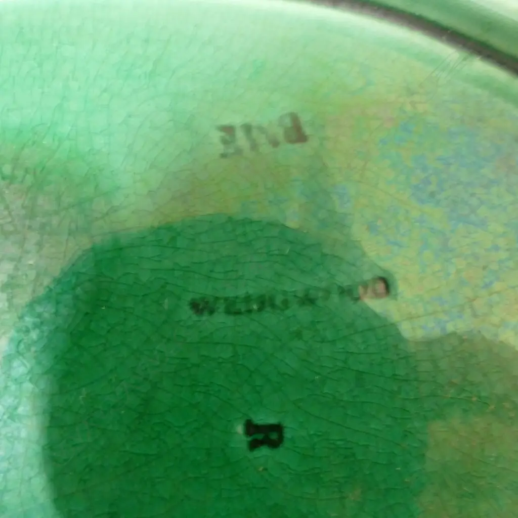 A pair of 19thC Wedgwood green majolica oval plates Image 1++