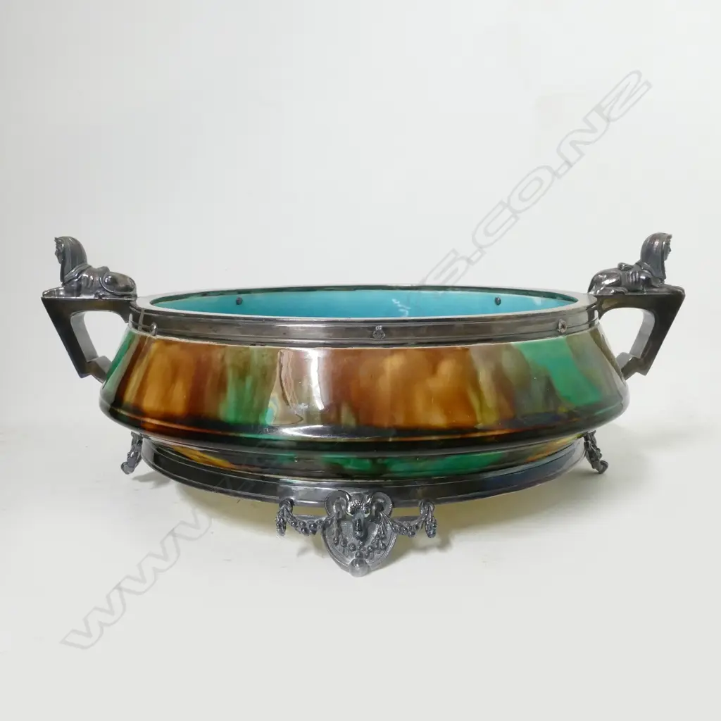 A Wedgwood majolica bowl Image 1++