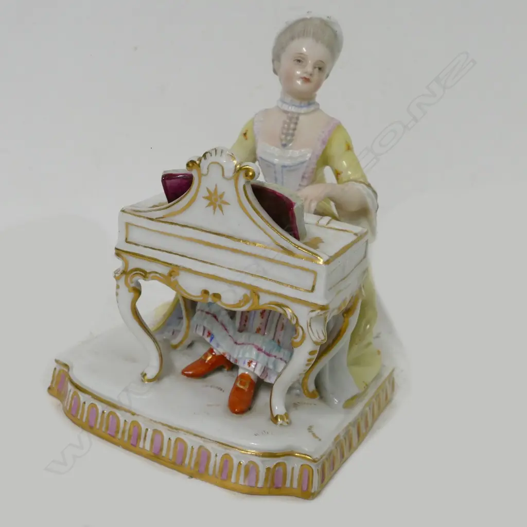 A 19thC Meissen porcelain figure Image 1++