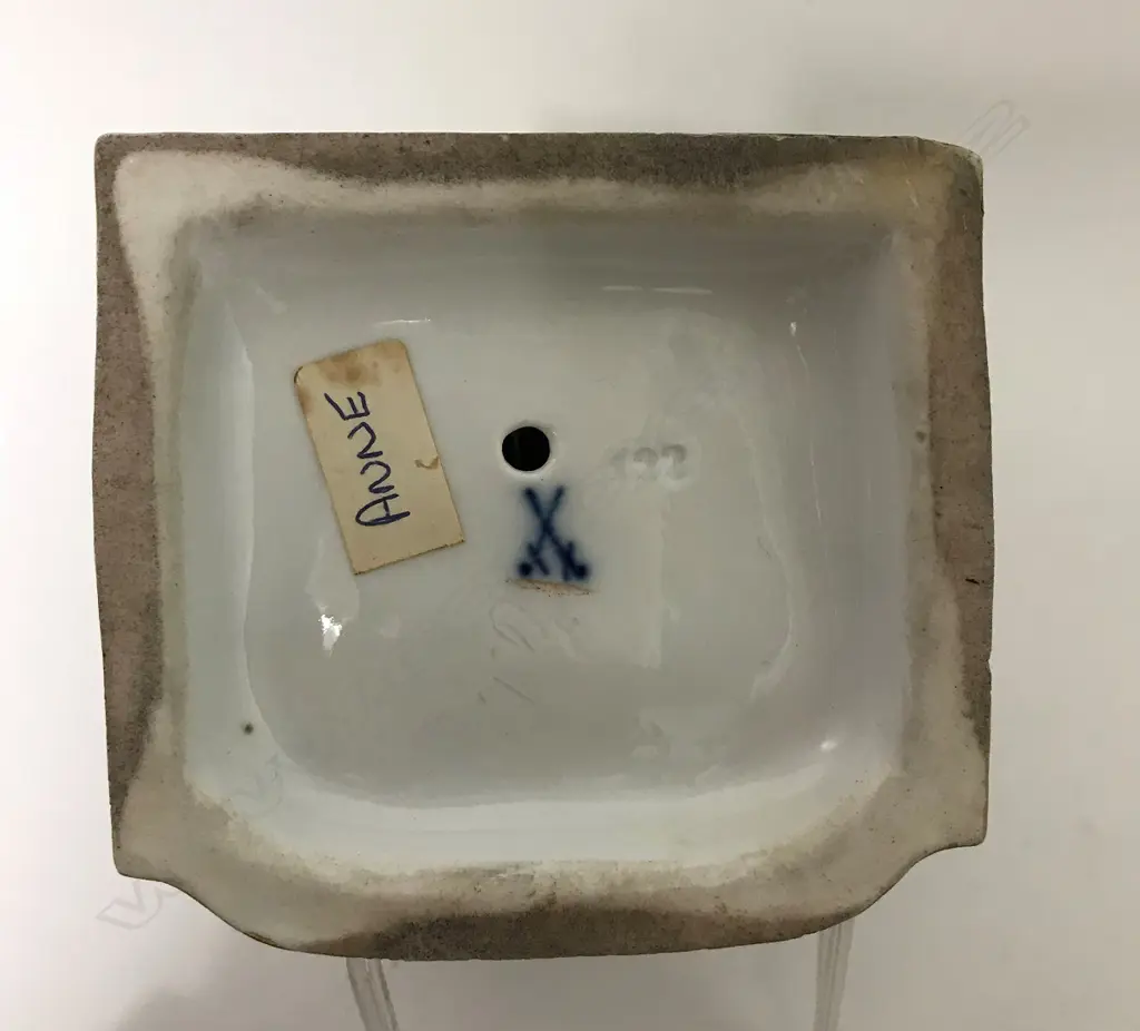 A 19thC Meissen porcelain figure Image 1++