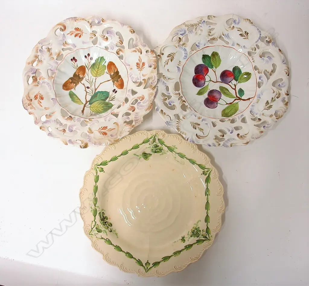Three European painted plates Image 1++