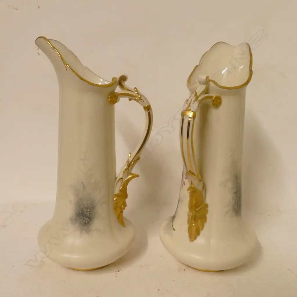 A pair of Royal Worcester ewer vases Image 1++
