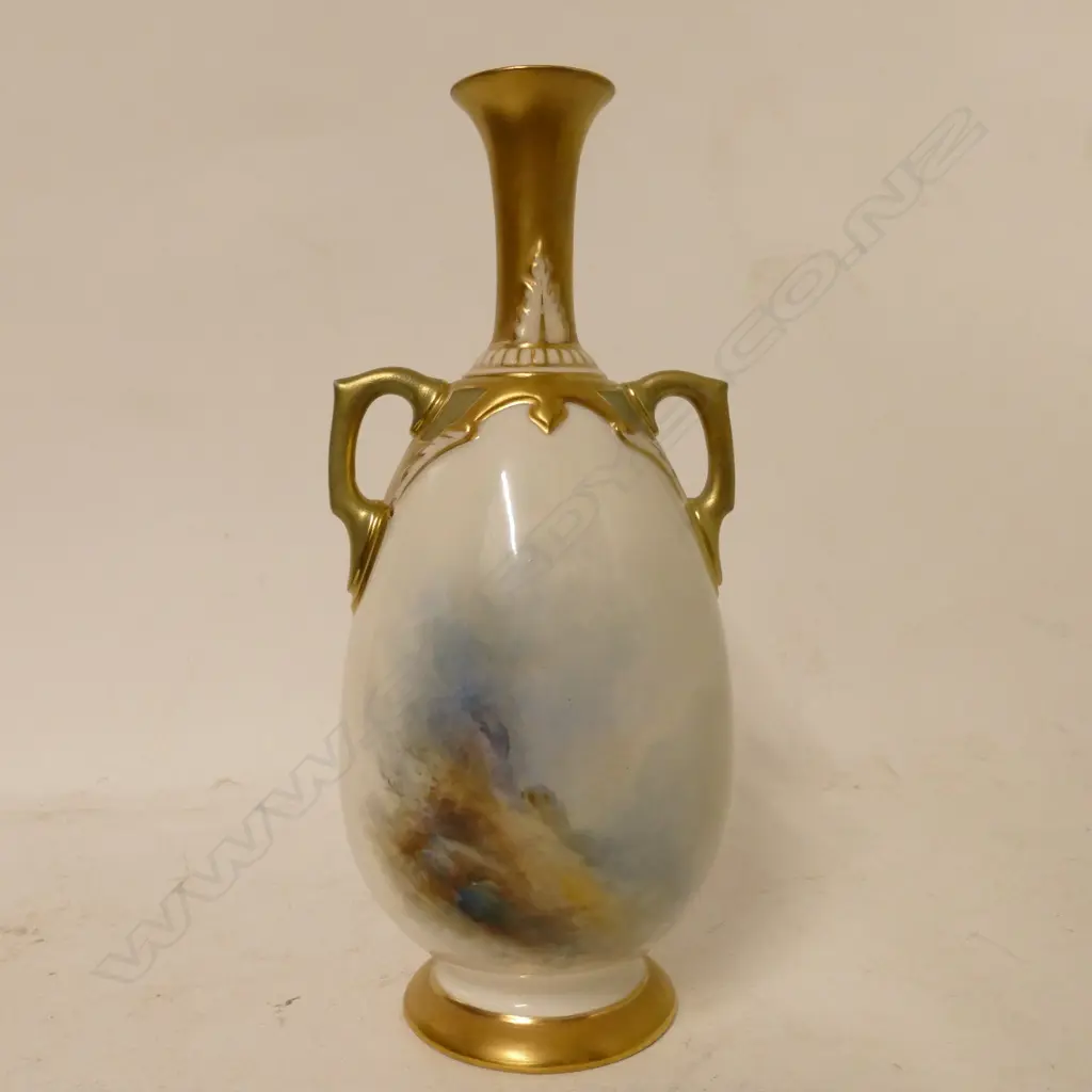 A Royal Worcester vase Image 1++