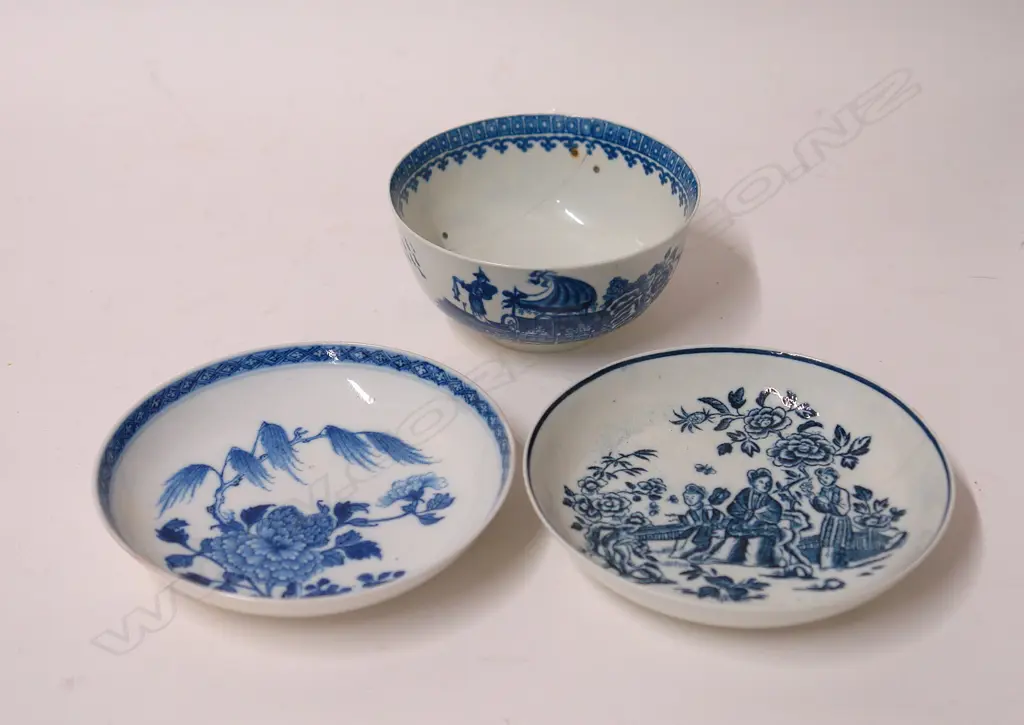 Three 18thC blue and white tea ware items Image 1++
