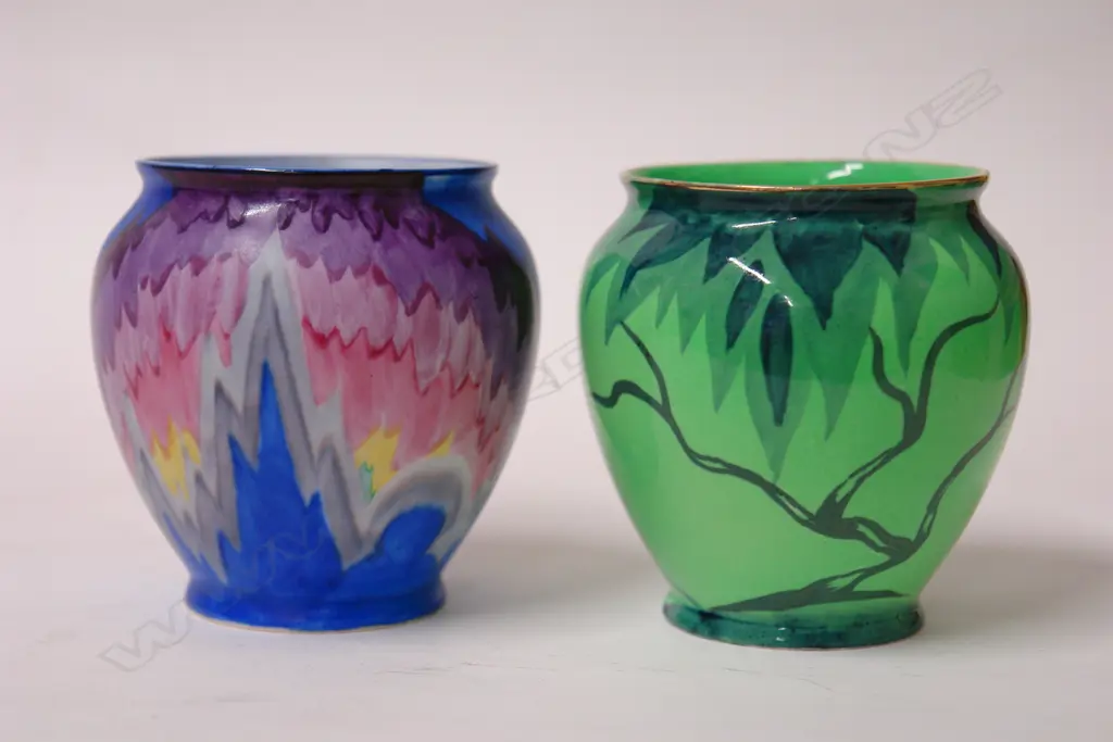 Two small Art Deco baluster vases Image 1++
