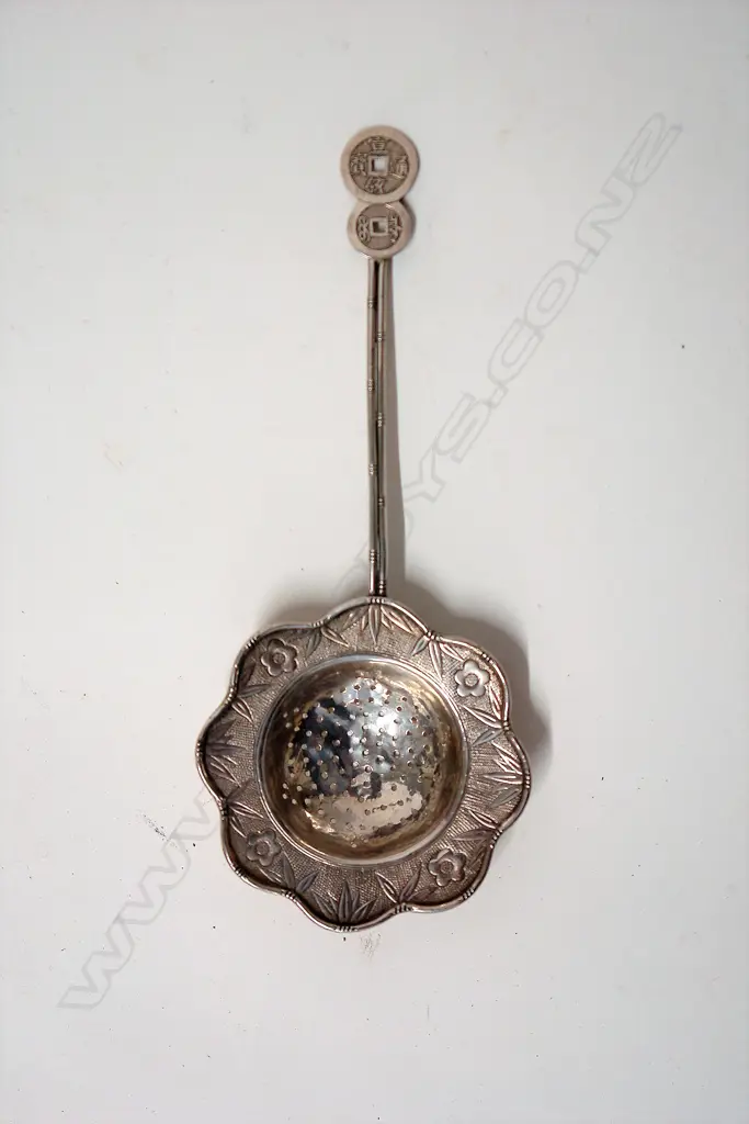 A c.1900 Chinese silver tea strainer Image 1++