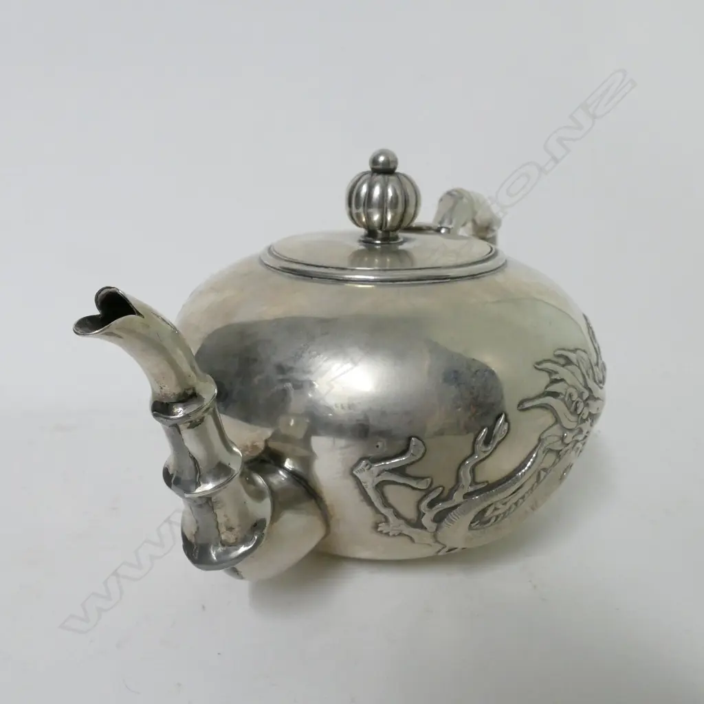 A Chinese silver tea set and accompanying tray Image 1++