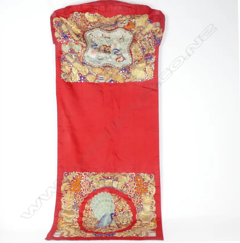 A Chinese silk embroidered cover for a throne chair Image 1++