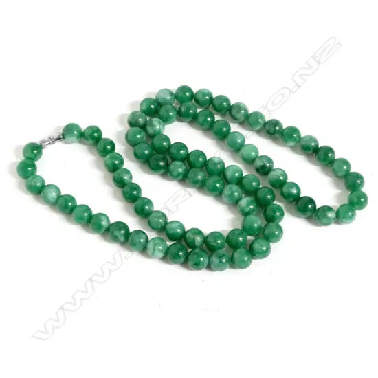 JADE NECKLACE OF 73 BEADS