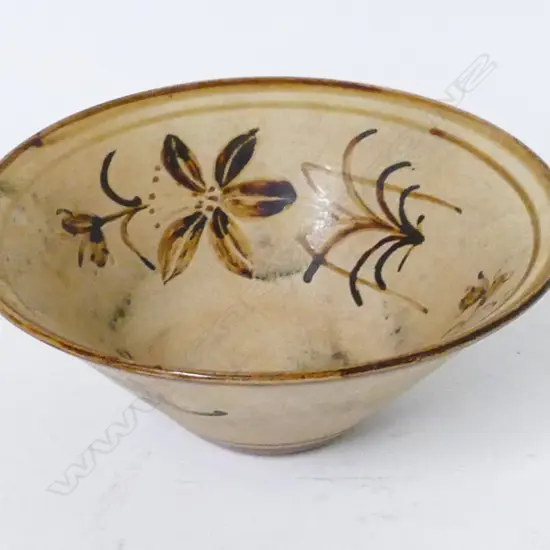 A Chinese cizhou porcelain dish